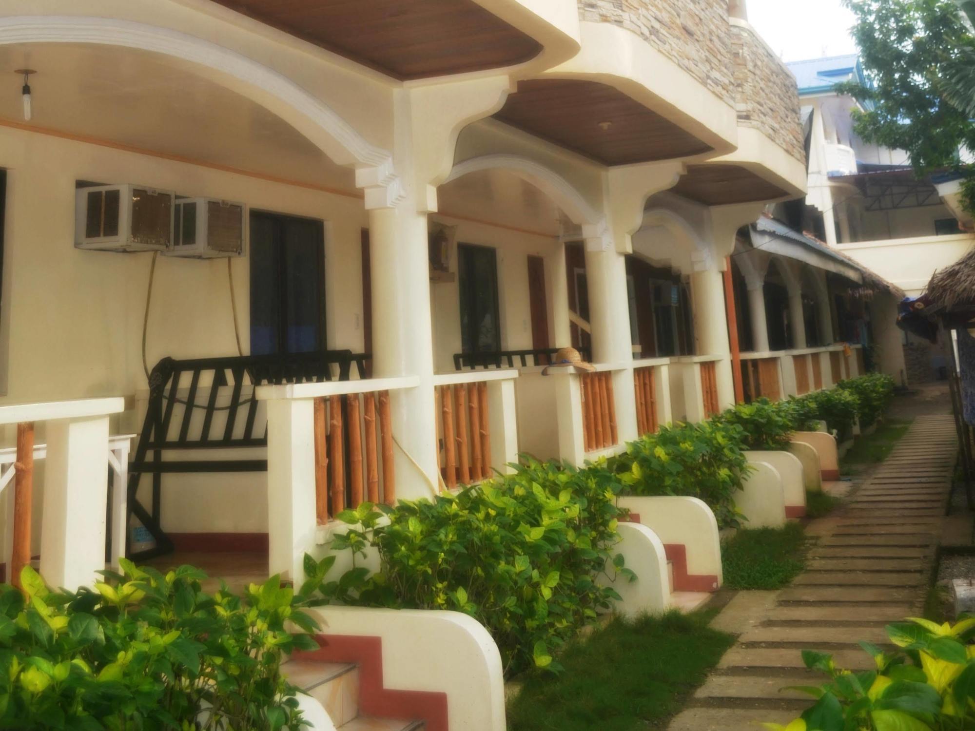 Alliyah'S Beach Resort Balabag  Buitenkant foto