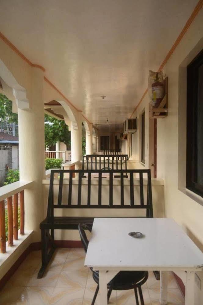 Alliyah'S Beach Resort Balabag  Buitenkant foto